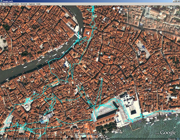 Ingrandisci la schermata di Google Earth