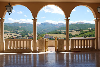 Ingrandisci