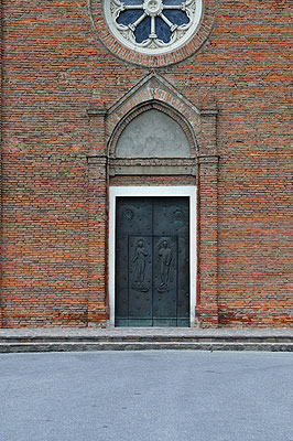 Ingrandisci