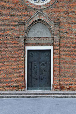 Ingrandisci