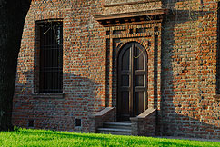 Ingrandisci